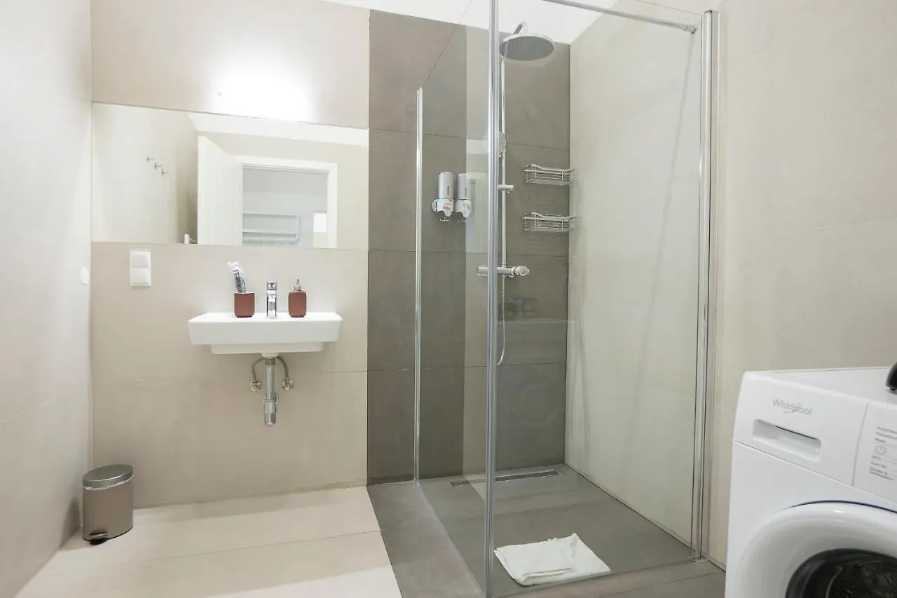 Fully Equipped, Renovated, Perfectly Located Flat Apartment Vienna Austria