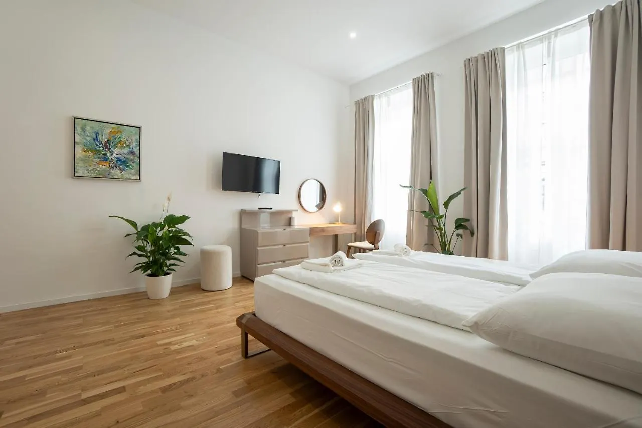 Fully Equipped, Renovated, Perfectly Located Flat Apartment Vienna Austria
