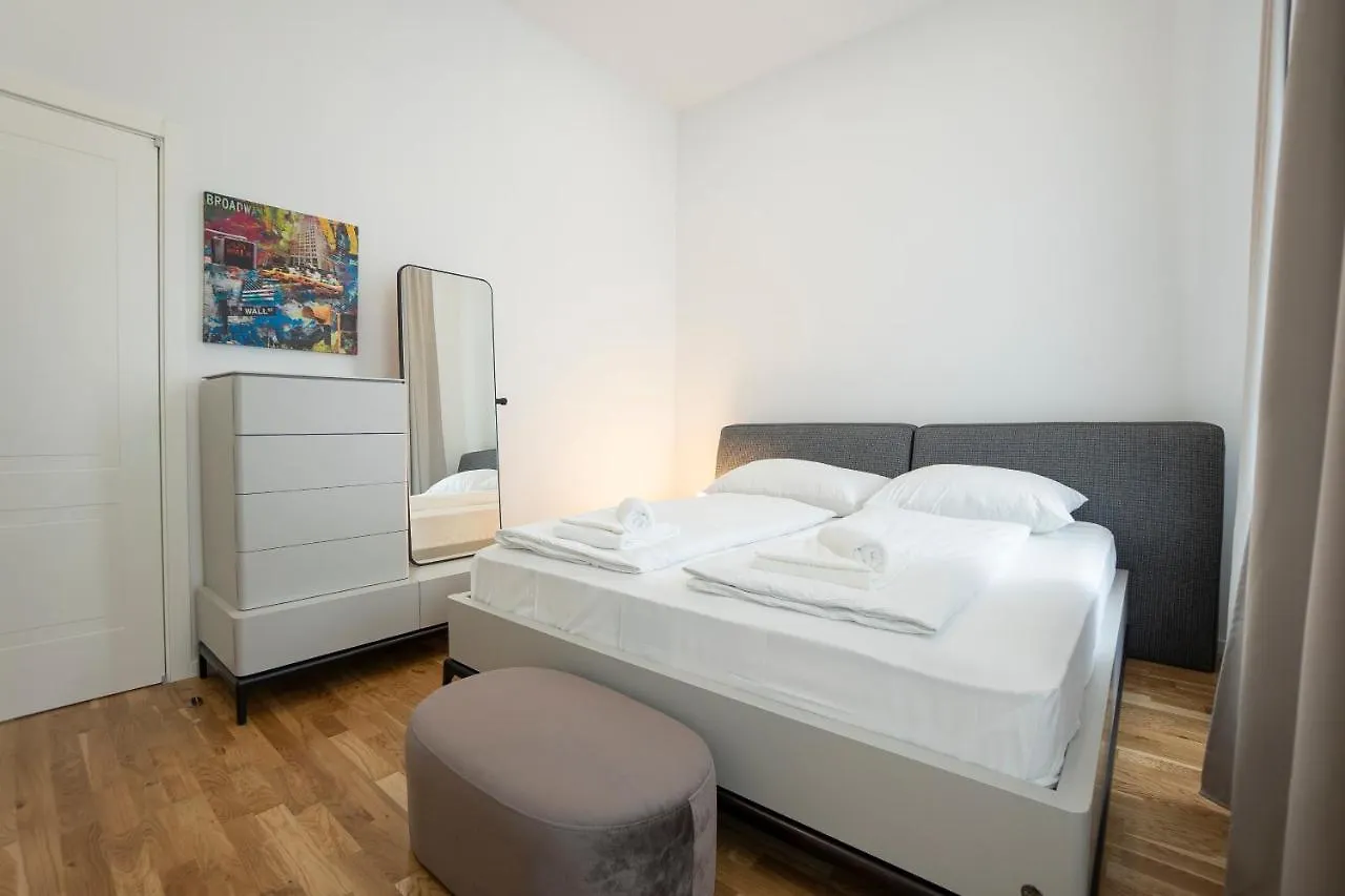 Fully Equipped, Renovated, Perfectly Located Flat Apartment Vienna