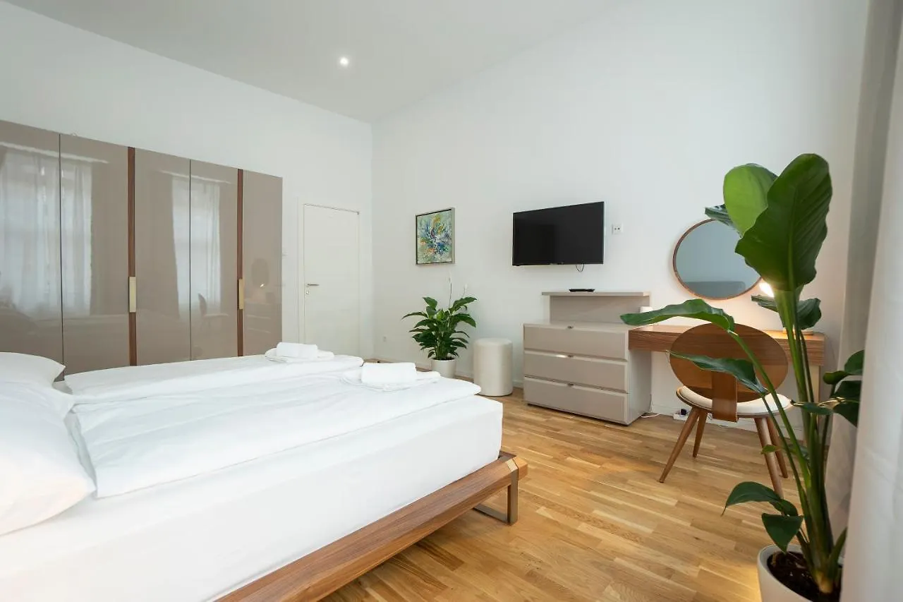 Fully Equipped, Renovated, Perfectly Located Flat Apartment Vienna Austria