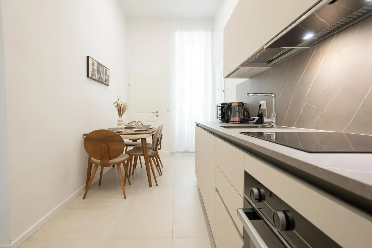 Fully Equipped, Renovated, Perfectly Located Flat Apartment Vienna